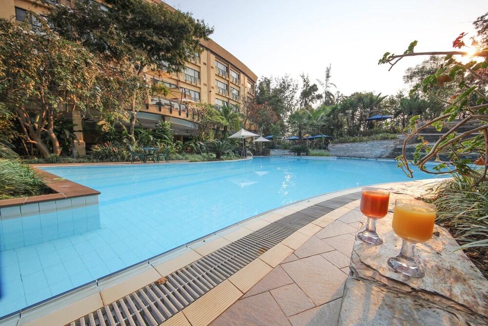 Kigali Serena Hotel Buitenkant foto